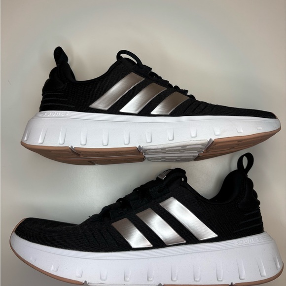 Adidas Swift Run 23 Black and White Running Shoes Women’s Size 8 - Picture 4 of 10